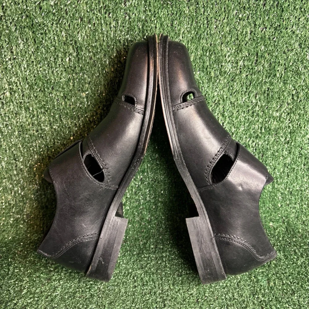 Kenneth Cole New York item you
